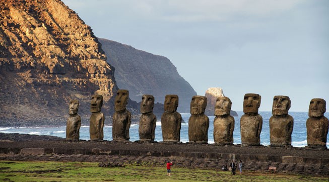 easter island.jpg 3